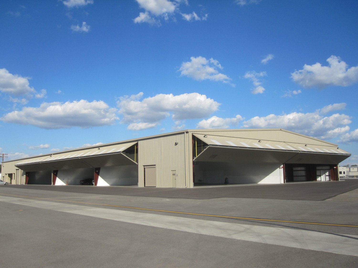 The Executive Hangars — Fullerton Airport